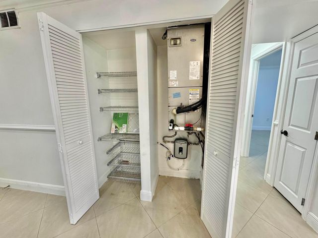 6074 FOREST HILL Boulevard 107, West Palm Beach, FL 33415