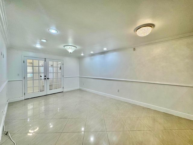 6074 FOREST HILL Boulevard 107, West Palm Beach, FL 33415