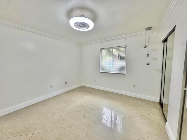 6074 FOREST HILL Boulevard 107, West Palm Beach, FL 33415