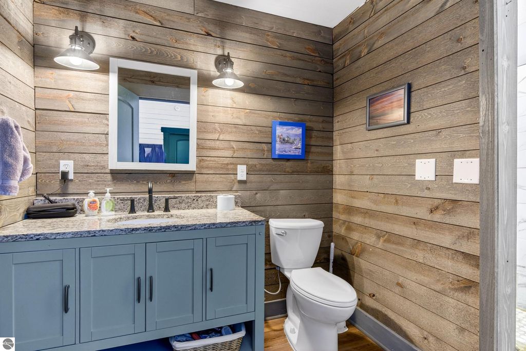 Image 16 of property listing at 11775 Country Acres Drive, Interlochen, MI 49643