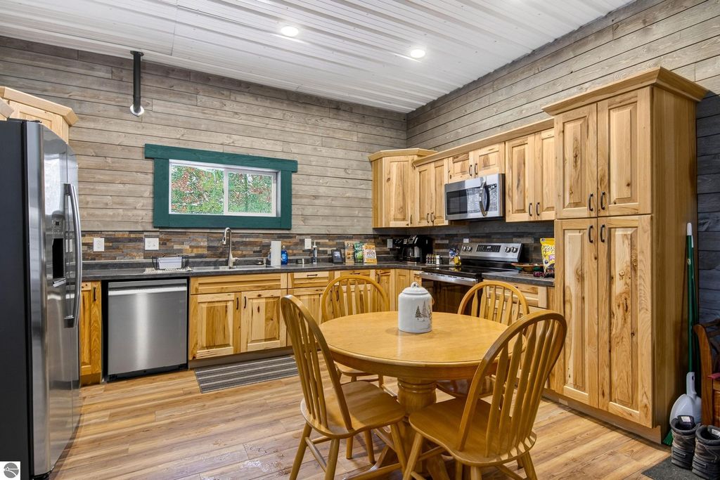 Image 7 of property listing at 11775 Country Acres Drive, Interlochen, MI 49643