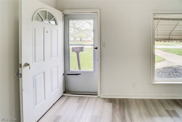 4706 W 158th Street, Cleveland, OH 44135