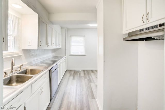 4706 W 158th Street, Cleveland, OH 44135