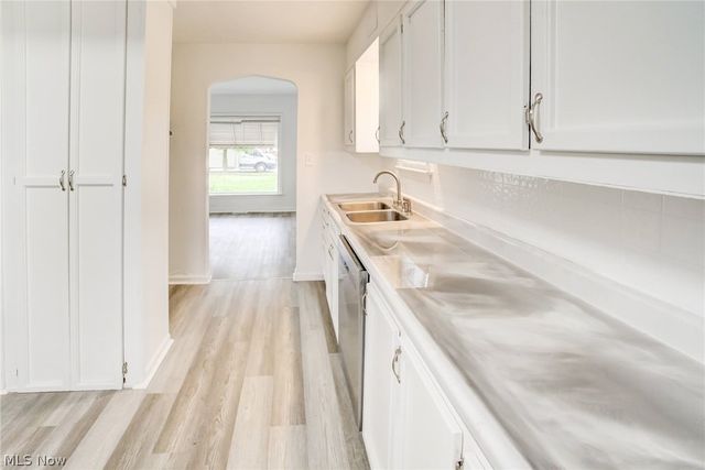 4706 W 158th Street, Cleveland, OH 44135