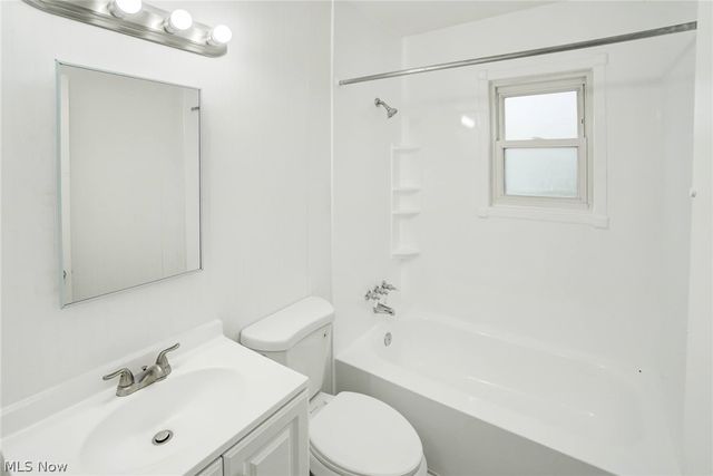 4706 W 158th Street, Cleveland, OH 44135