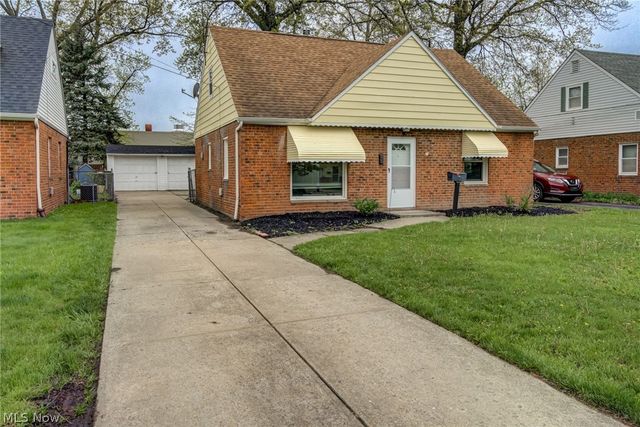 4706 W 158th Street, Cleveland, OH 44135