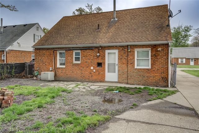 4706 W 158th Street, Cleveland, OH 44135