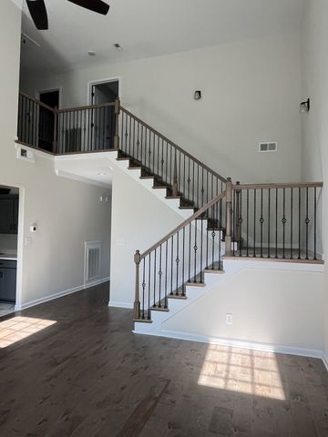 1775 Oak Forest Dr, Clarksville, TN 37043