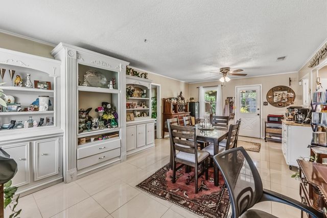 2202 Easley Circle, Huntsville, TX 77320