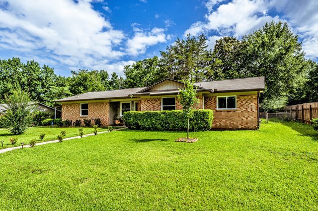 2202 Easley Circle, Huntsville, TX 77320