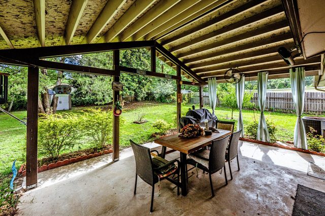 2202 Easley Circle, Huntsville, TX 77320