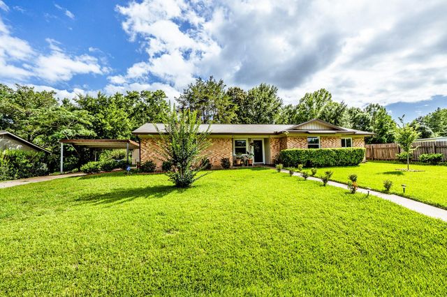 2202 Easley Circle, Huntsville, TX 77320