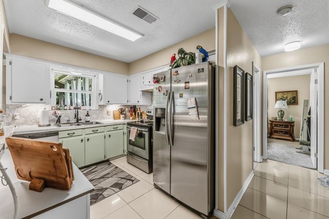 2202 Easley Circle, Huntsville, TX 77320
