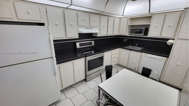 3800 S Ocean Dr 1117, Hollywood, FL 33019