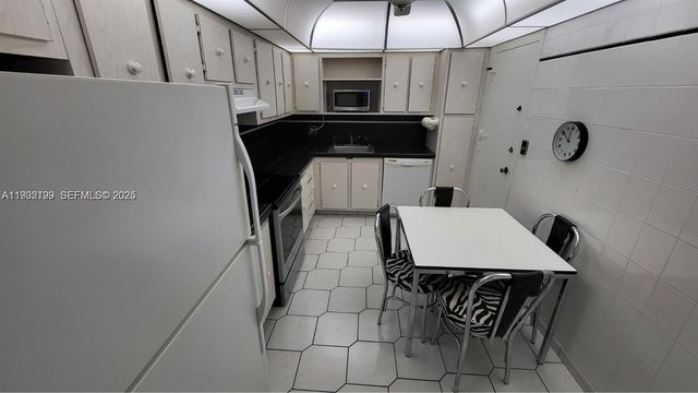 3800 S Ocean Dr 1117, Hollywood, FL 33019