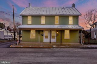 23-25 N FRONT ST, Womelsdorf, PA 19567