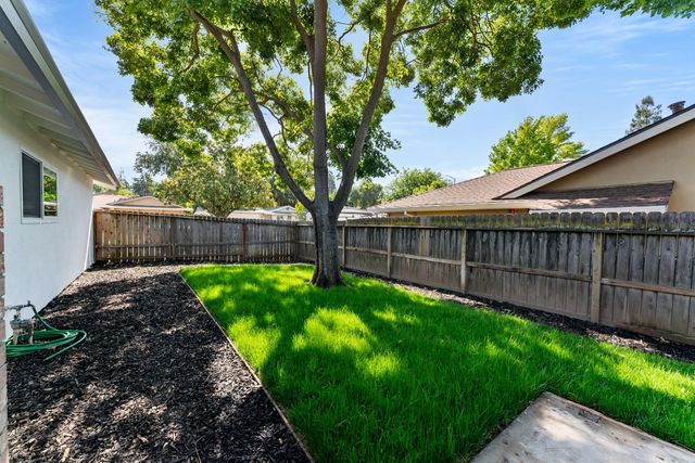 7012 Robin Rd, Fair Oaks, CA 95628
