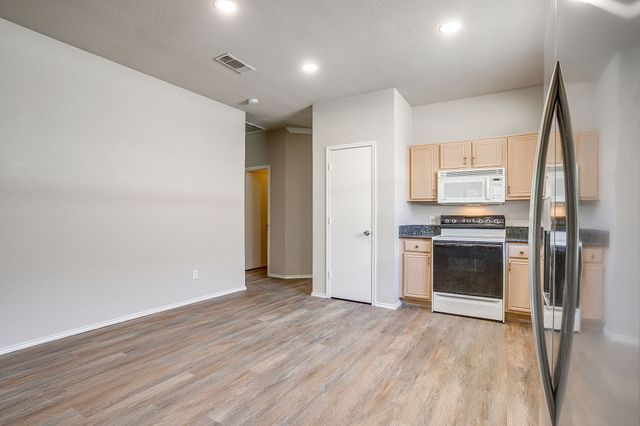 7452 Blackthorn Drive, Fort Worth, TX 76137