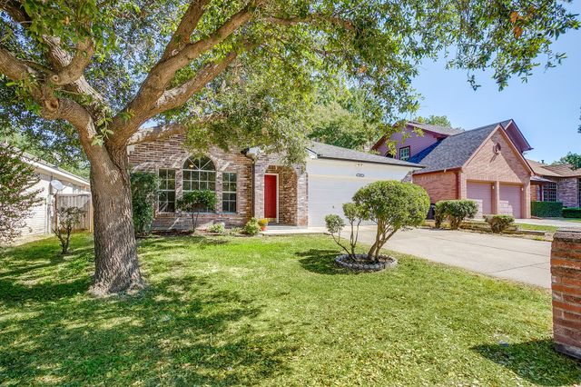 7452 Blackthorn Drive, Fort Worth, TX 76137