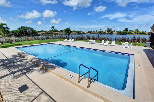 1201 WATERVIEW Circle 12a, Palm Springs, FL 33461