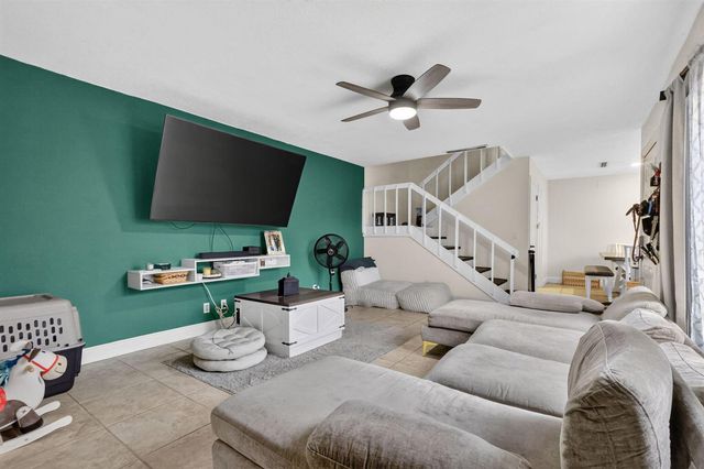 1201 WATERVIEW Circle 12a, Palm Springs, FL 33461