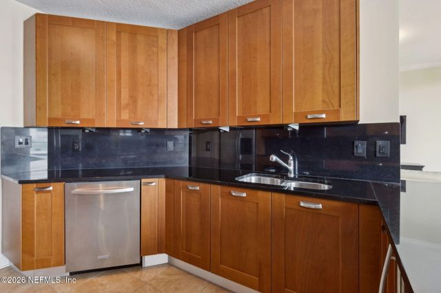 1431 RIVERPLACE Boulevard 1107, Jacksonville, FL 32207