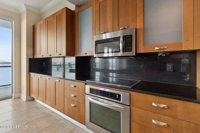 1431 RIVERPLACE Boulevard 1107, Jacksonville, FL 32207