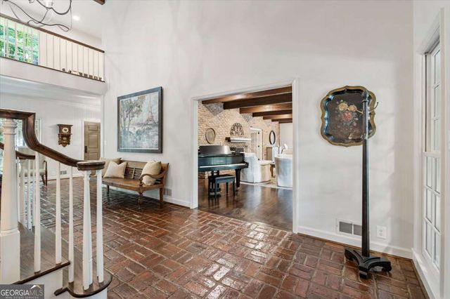 100 Huntcliff Point, Sandy Springs, GA 30350