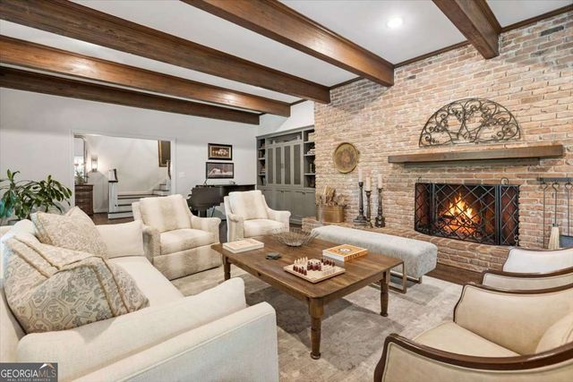 100 Huntcliff Point, Sandy Springs, GA 30350