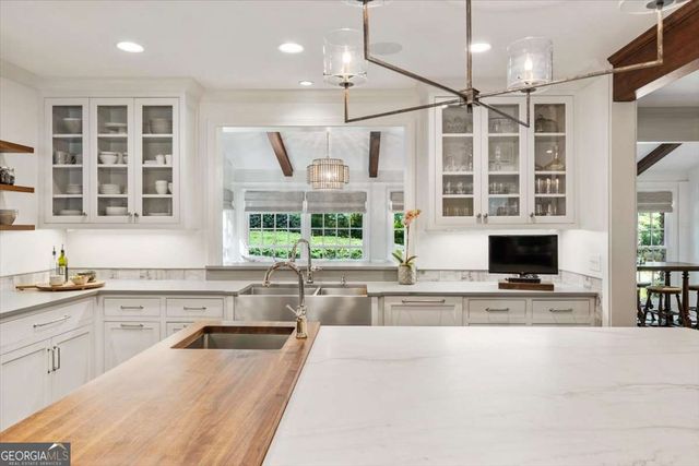 100 Huntcliff Point, Sandy Springs, GA 30350