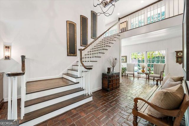 100 Huntcliff Point, Sandy Springs, GA 30350