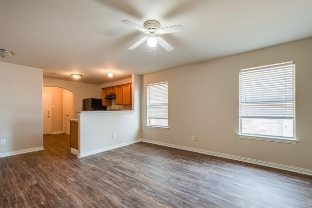 121 Cliff Heights Circle, Dallas, TX 75241