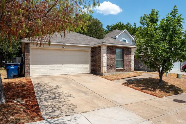 121 Cliff Heights Circle, Dallas, TX 75241