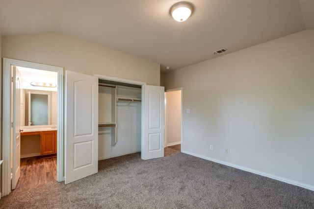 121 Cliff Heights Circle, Dallas, TX 75241