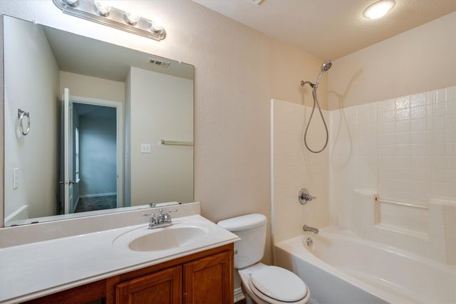 121 Cliff Heights Circle, Dallas, TX 75241
