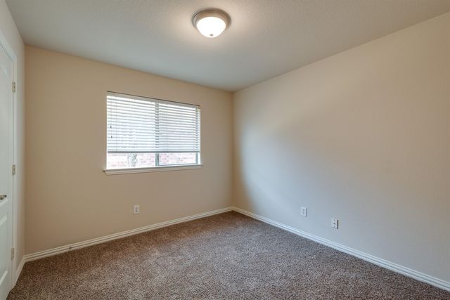 121 Cliff Heights Circle, Dallas, TX 75241