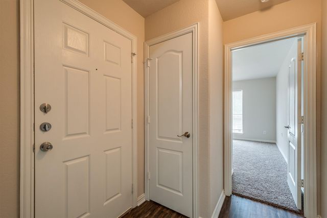 121 Cliff Heights Circle, Dallas, TX 75241