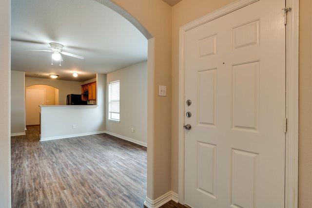 121 Cliff Heights Circle, Dallas, TX 75241