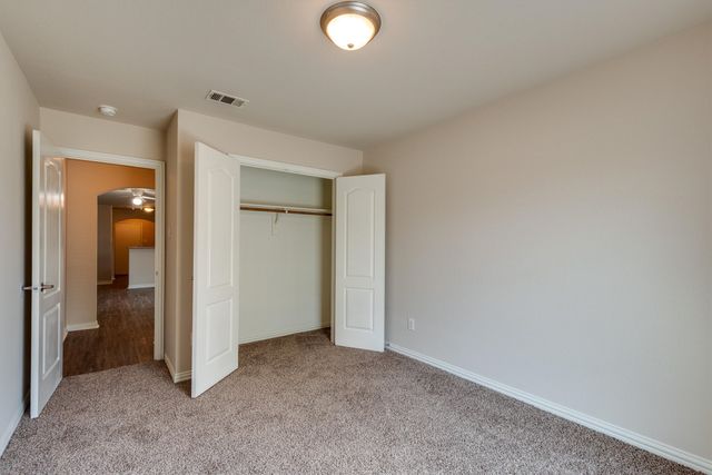 121 Cliff Heights Circle, Dallas, TX 75241