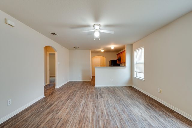 121 Cliff Heights Circle, Dallas, TX 75241