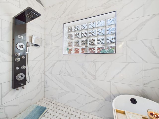 203 Las Brisas Street, Kemah, TX 77565