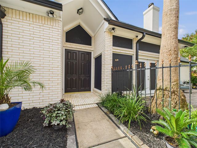 203 Las Brisas Street, Kemah, TX 77565