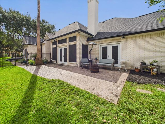 203 Las Brisas Street, Kemah, TX 77565