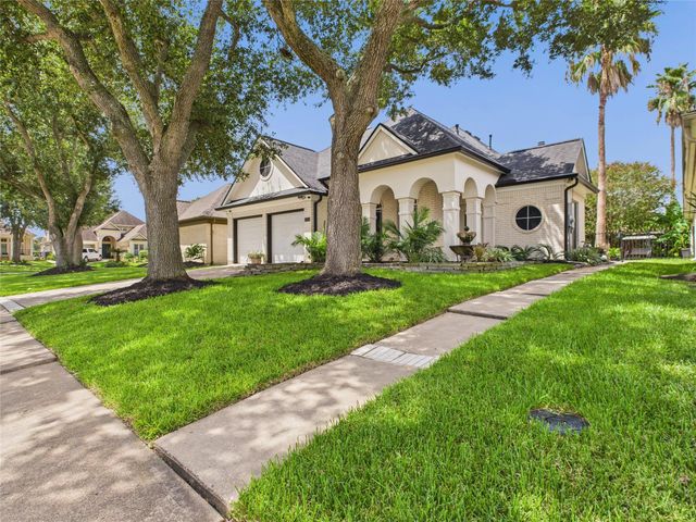 203 Las Brisas Street, Kemah, TX 77565