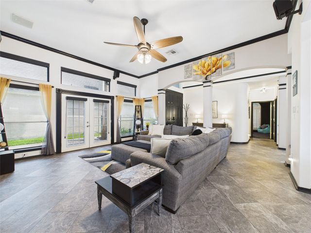 203 Las Brisas Street, Kemah, TX 77565