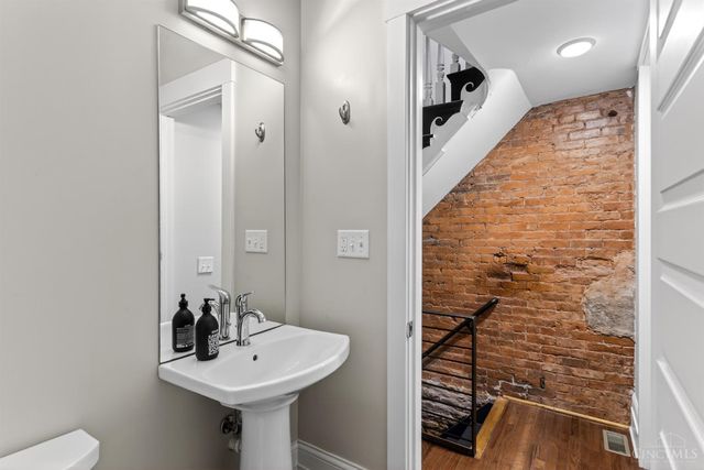 1008 Elm Street, Cincinnati, OH 45202