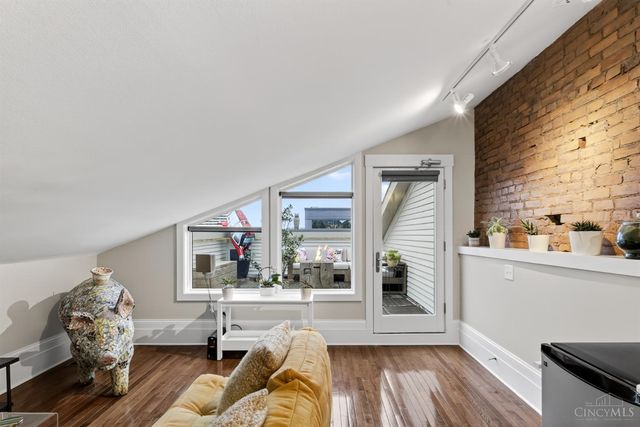 1008 Elm Street, Cincinnati, OH 45202