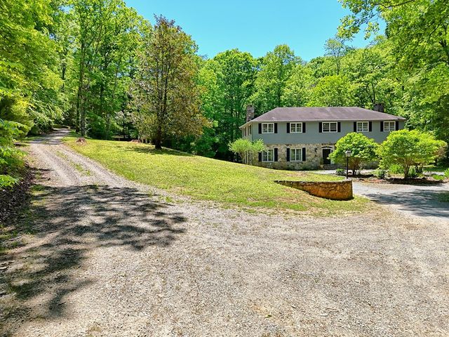 1127 Burch Branch Road, Hiawassee, GA 30546