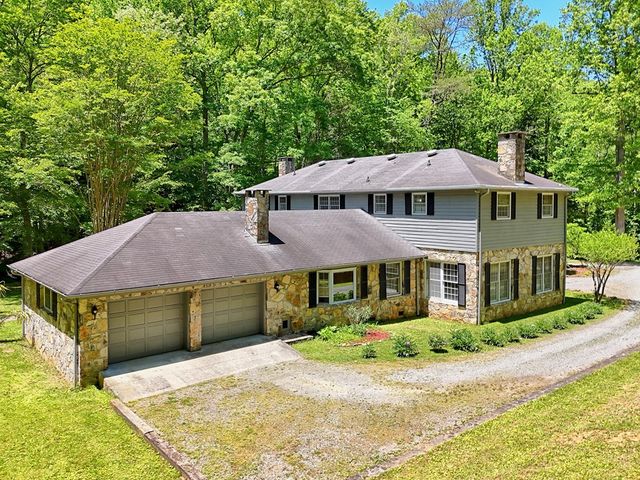 1127 Burch Branch Road, Hiawassee, GA 30546