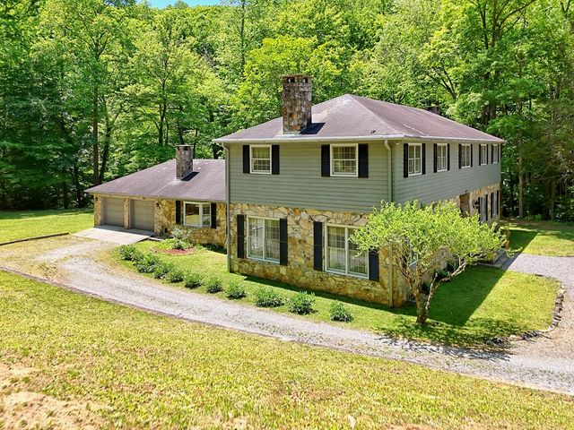 1127 Burch Branch Road, Hiawassee, GA 30546